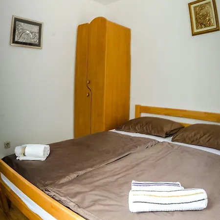 Unique Affittacamere 3*